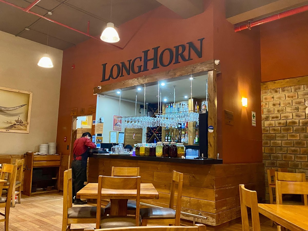 Longhorn Grill & Drinks - Cajamarca